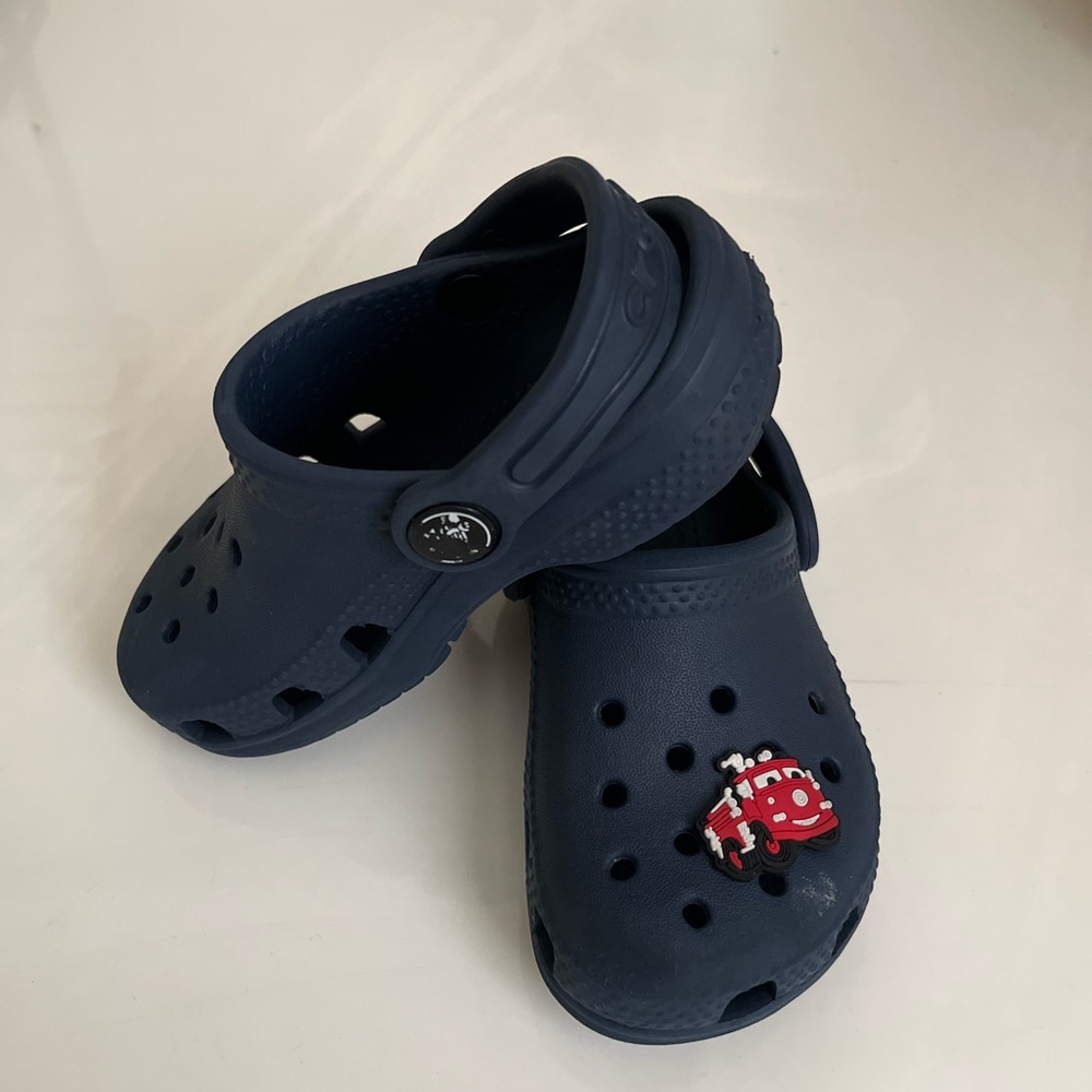 toddler crocs